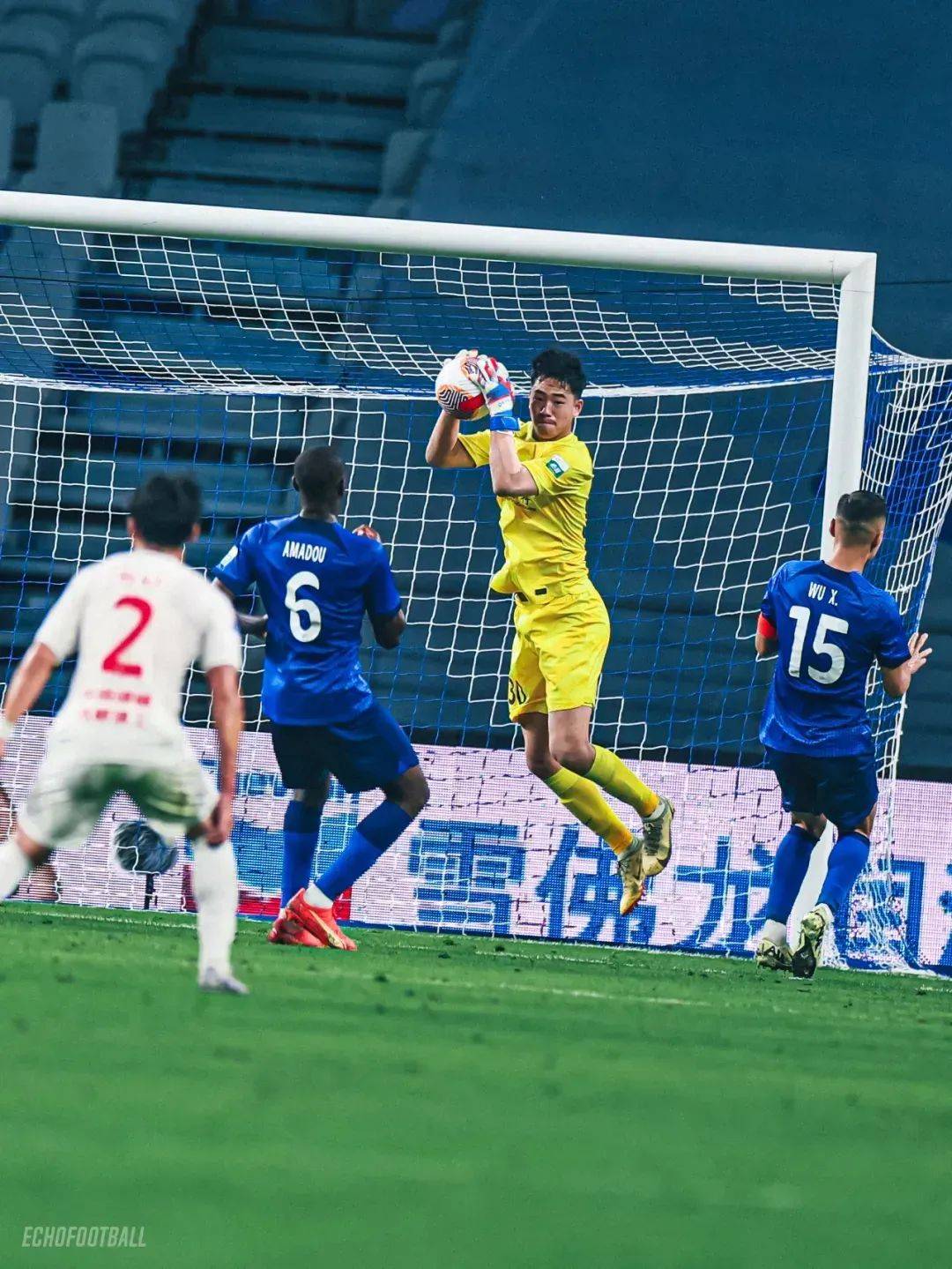 金年会-转会期突围战来临，上海申花围绕亚冠状态回暖，震撼外界，资深球员宣示担当